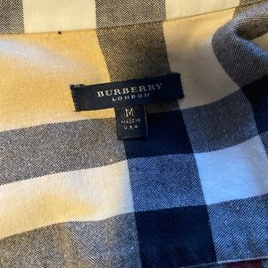 Burberry vintage original design long sleeve shirt. Button down collar.